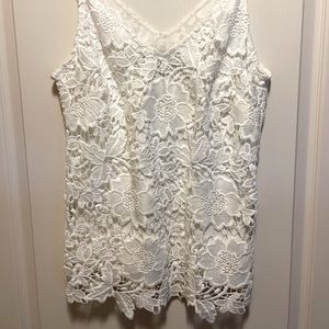 ✨2/20✨ WHBM NWOT Small lace tank